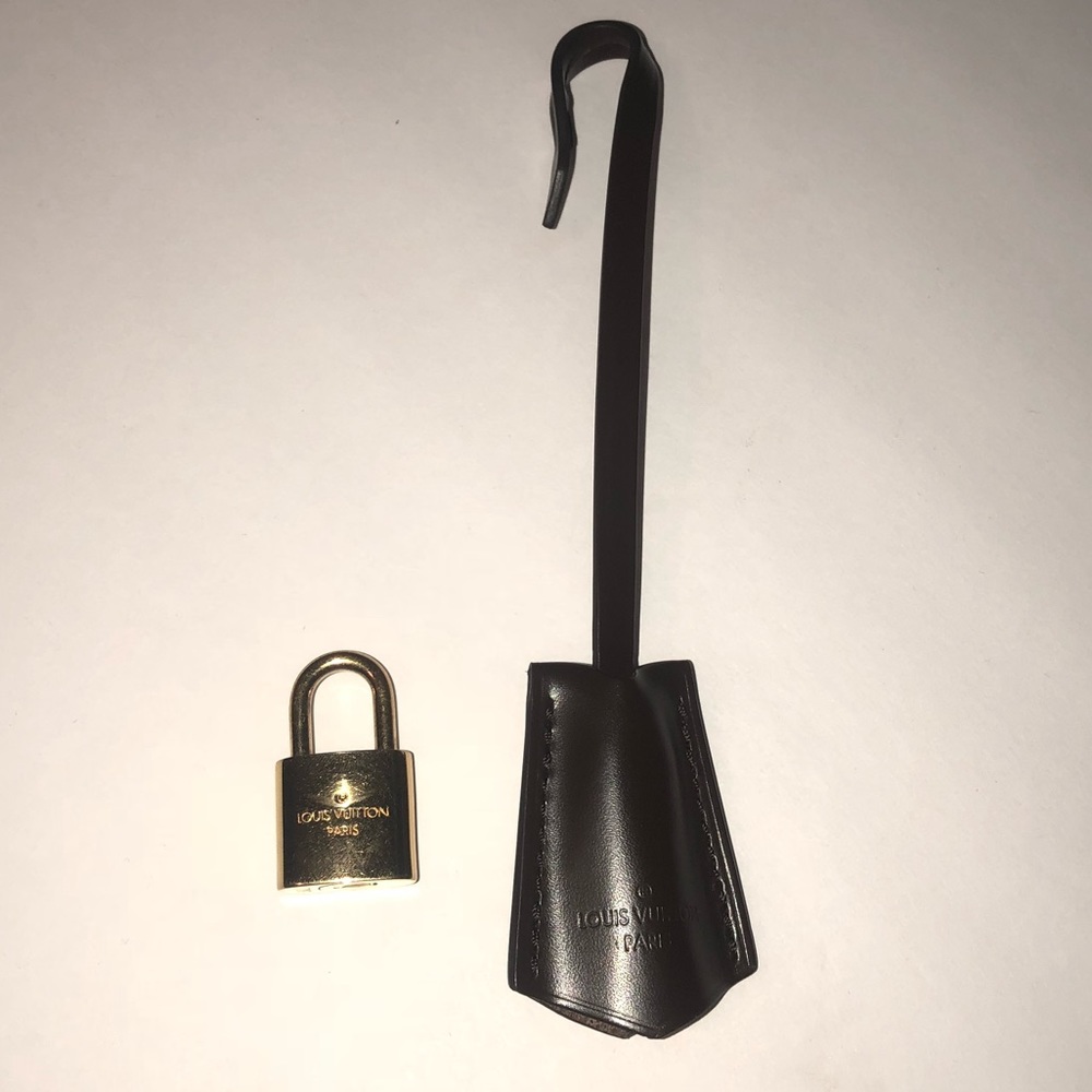 Louis Vuitton clochette w/ lock and key